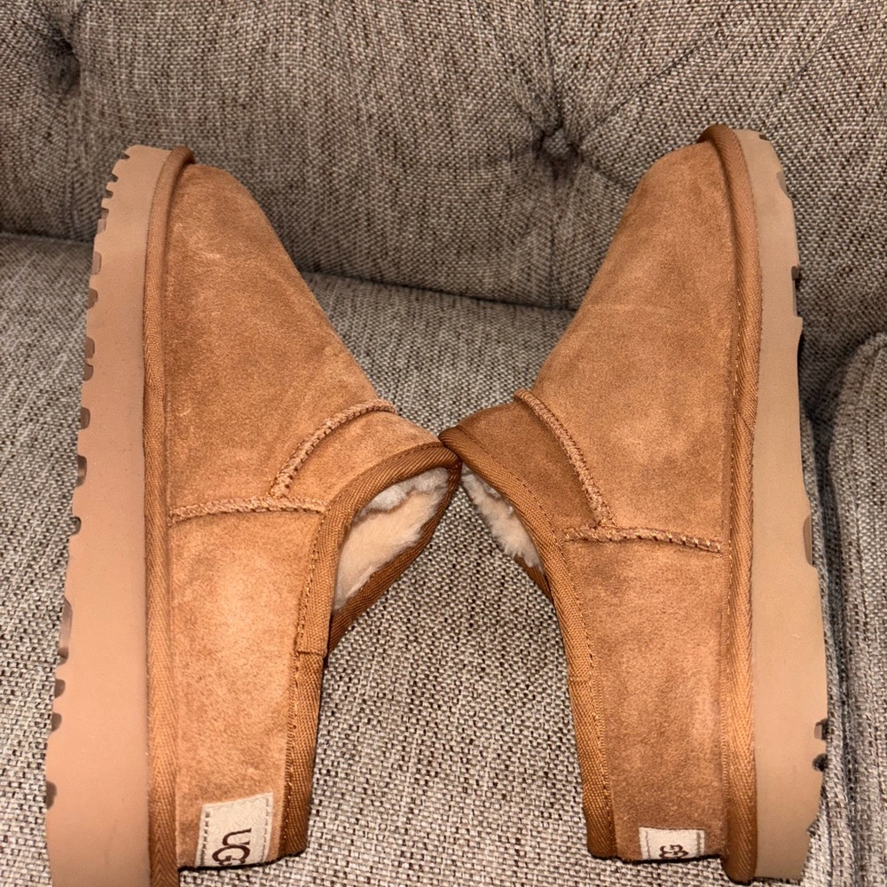 New UGG ultra mini  Classic Slipper Chestnut Size 7 - Picture 4 of 8